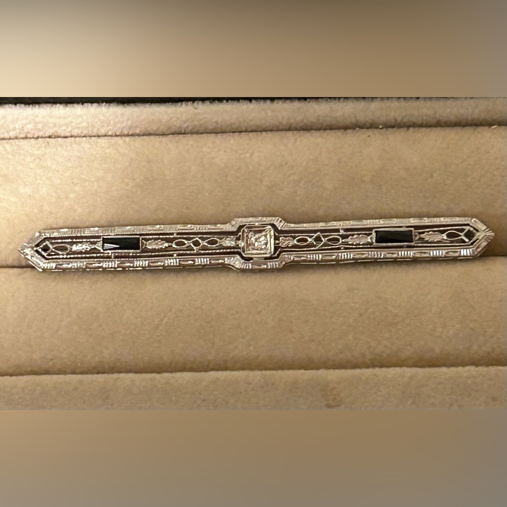Antique Art Deco 14kt White Gold Pin
